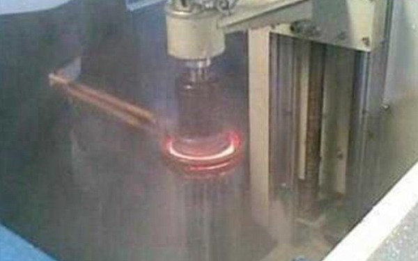 全自動(dòng)曲軸淬火機(jī)床工藝